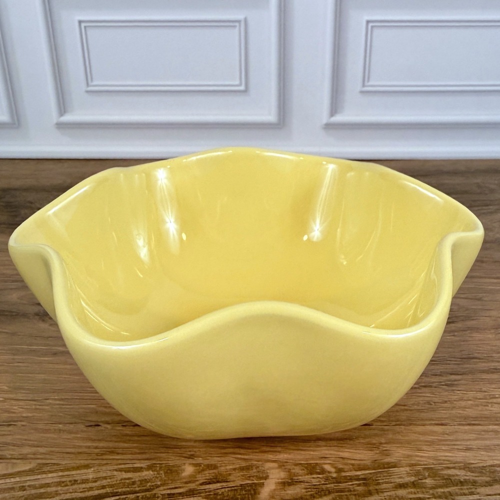 Gail‎ Pittman Hospitality Collection Scalloped Edge Butter Yellow 6 1/2" Bowl